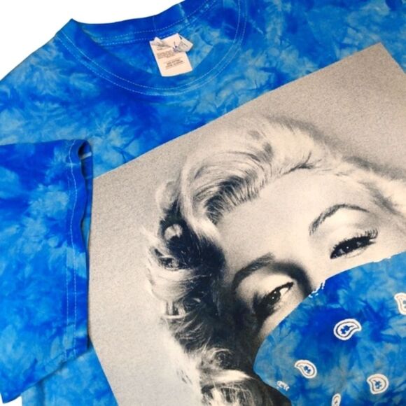 Marilyn Monroe Blue Tye Dye Graphic‎ Tee size Medium. - Picture 1 of 6